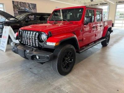 2022 Jeep Gladiator Altitude 4x4 in Firecracker Red Clearcoat — front three-quarter view