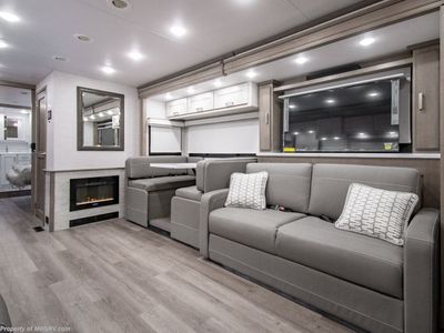 2026 Thor Motor Coach Riviera - Photo 8
