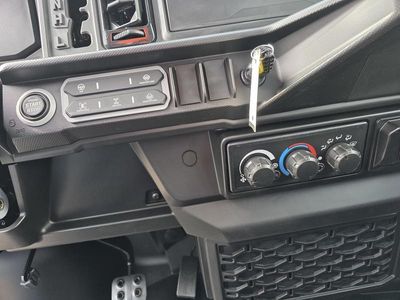 2026 Can-Am Defender MAX XT CAB HD11 - Photo 7