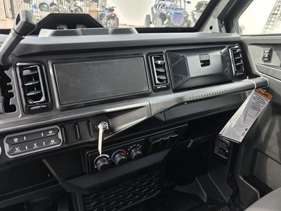 2026 Can-Am Defender MAX XT CAB HD11 - Photo 6