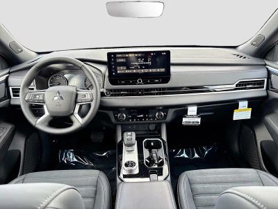 2026 Mitsubishi Outlander — detail view