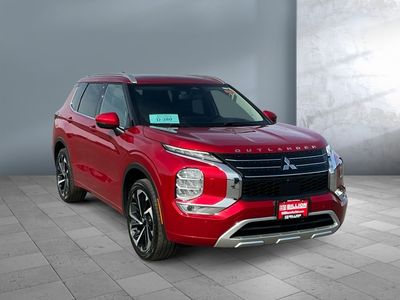 2023 Mitsubishi Outlander — photo 8 view