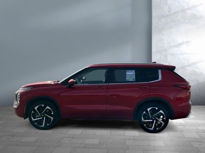 2023 Mitsubishi Outlander — rear three-quarter view