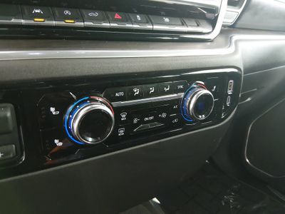 2025 GMC Sierra 1500 - Photo 17