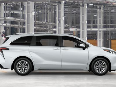2026 Toyota Sienna — photo 12 view