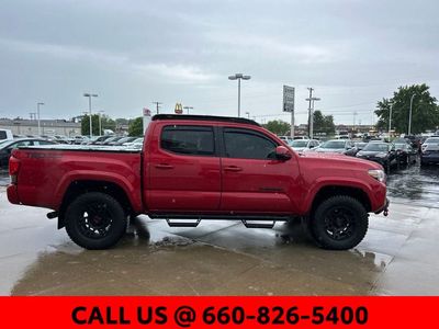 2016 Toyota Tacoma — detail view