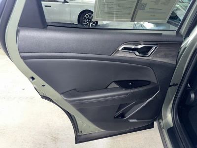 2023 Kia Sportage — photo 16 view