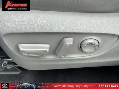 2023 Toyota Highlander Hybrid — photo 23 view
