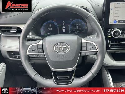 2023 Toyota Highlander Hybrid — photo 19 view