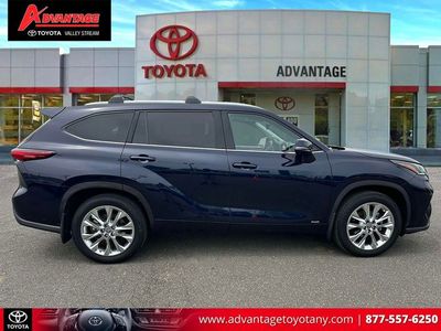 2023 Toyota Highlander Hybrid — detail view