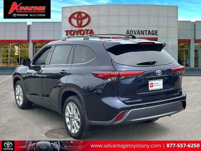 2023 Toyota Highlander Hybrid — photo 10 view