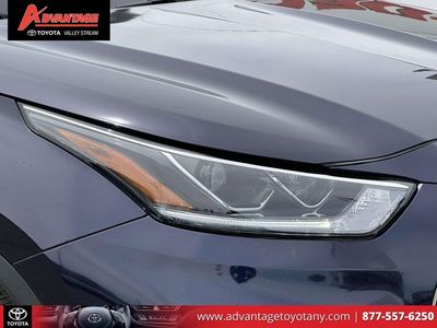 2023 Toyota Highlander Hybrid — photo 11 view