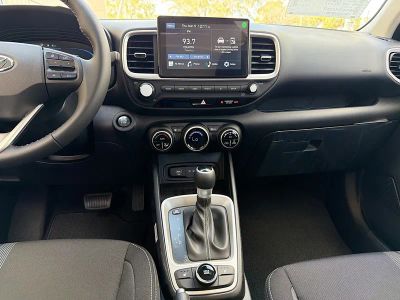 2026 Hyundai VENUE — photo 18 view