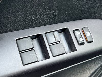 2018 Toyota RAV4 - Photo 2