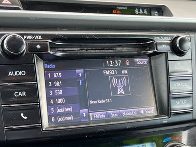 2018 Toyota RAV4 - Photo 10