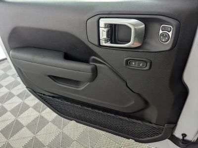 2026 Jeep Gladiator — photo 25 view