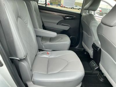 2024 Toyota Highlander - Photo 19