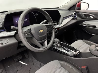 2025 Chevrolet Trax - Photo 9