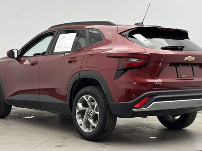 2025 Chevrolet Trax - Photo 4
