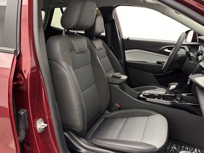 2025 Chevrolet Trax - Photo 30