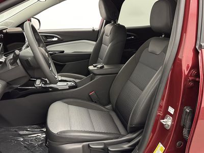 2025 Chevrolet Trax - Photo 12