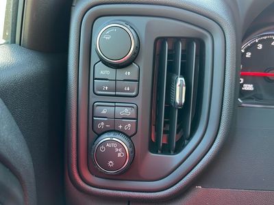 2024 Chevrolet Silverado 1500 — photo 14 view