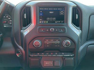 2024 Chevrolet Silverado 1500 — photo 11 view