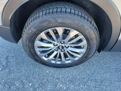 2024 Cadillac XT4 — photo 7 view