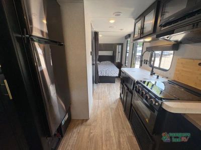 2021 Forest River RV Cherokee Grey Wolf — photo 14 view
