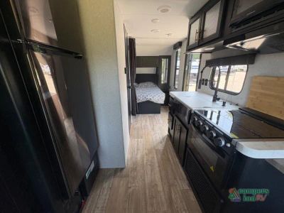 2021 Forest River RV Cherokee Grey Wolf — photo 8 view