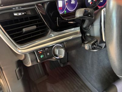 2023 Porsche Panamera - Photo 18