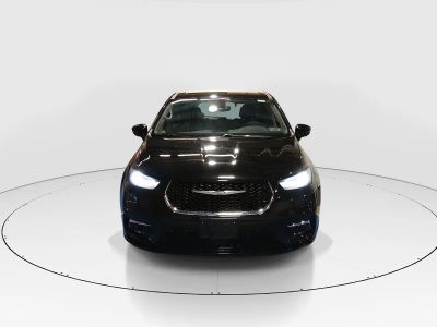 2024 Chrysler Pacifica - Photo 2