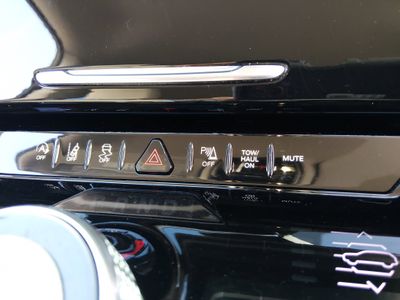 2024 Jeep Wagoneer L — photo 16 view