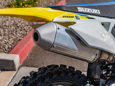 2025 Suzuki RM-Z250 - Photo 11