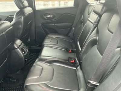 2019 Jeep Cherokee — photo 16 view