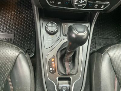 2019 Jeep Cherokee — photo 12 view