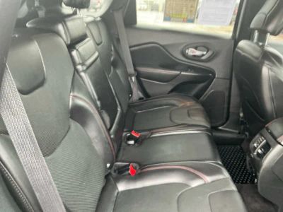 2019 Jeep Cherokee — photo 18 view