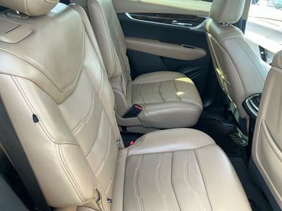 2021 Cadillac XT6 — photo 18 view