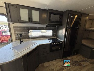 2024 Dutchmen RV Aspen Trail — photo 16 view