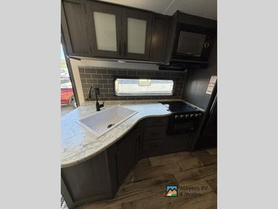 2024 Dutchmen RV Aspen Trail — photo 18 view