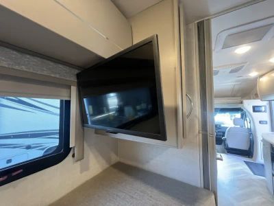2025 Thor Motor Coach TIBURON — photo 15 view
