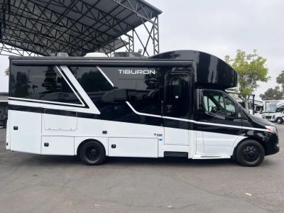 2025 Thor Motor Coach TIBURON — photo 20 view