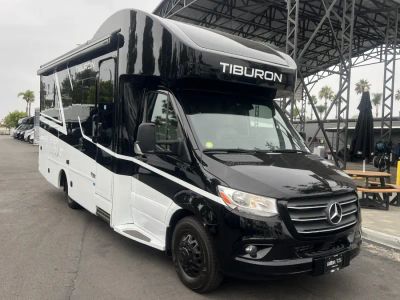 2025 Thor Motor Coach TIBURON — front three-quarter view