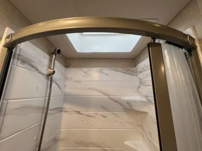 2025 Thor Motor Coach TIBURON — photo 16 view