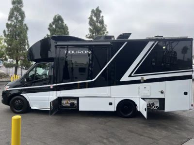 2025 Thor Motor Coach TIBURON — photo 19 view