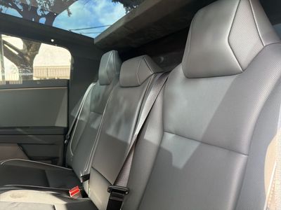 2024 Tesla Cybertruck - Photo 15