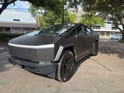 2024 Tesla Cybertruck - Photo 3