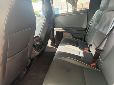 2024 Tesla Cybertruck - Photo 17