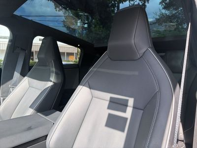 2024 Tesla Cybertruck - Photo 10
