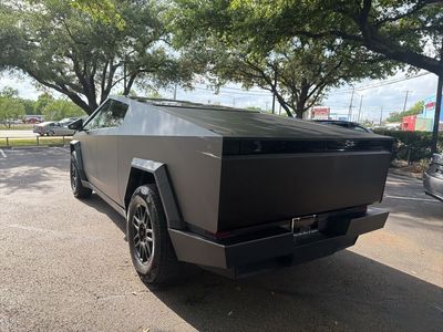 2024 Tesla Cybertruck - Photo 5
